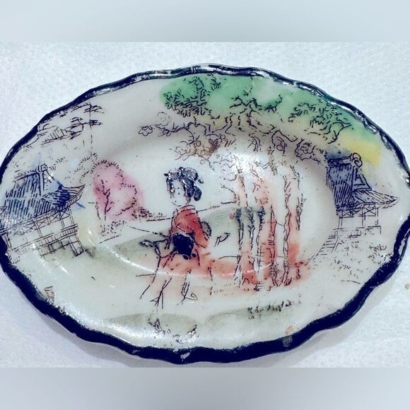 RARE & VINTAGE Japan Porcelain Trinket Dish – A Collectible Gem of Elegance - Picture 7 of 7